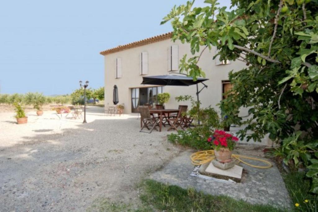 Maison D'Hotes Bastide St Victor A 2,5 Kilometres De Lourmarin Puyvert Ruang foto